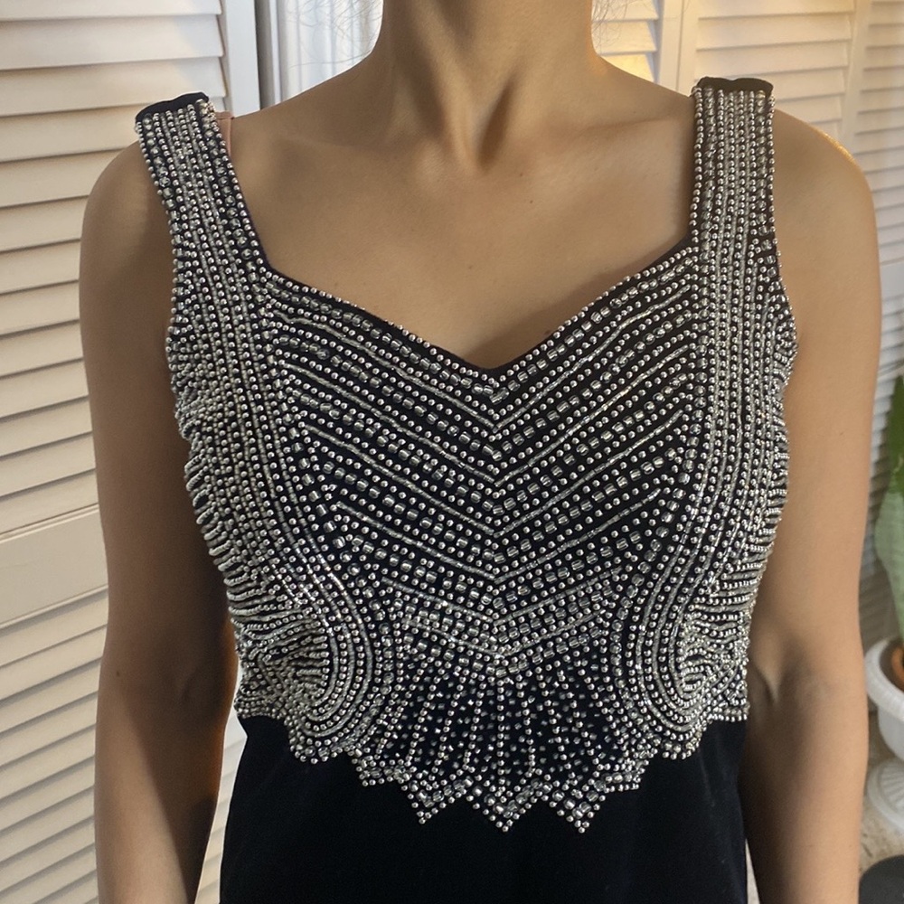 Joseph Ribkoff size 6 black velvet & silver beaded party wear stretchable